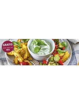 Buntes Ofengemüse mit Basilikum-Quark-Dip