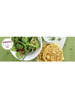 Gemüsepancakes mit Kressejoghurt und Spinatsalat
